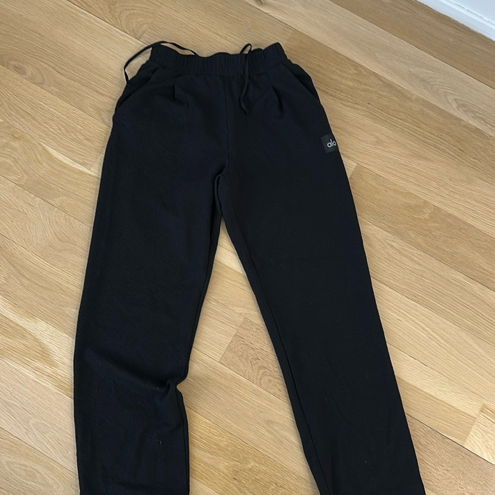 Alo drawstring, lightweight trouser